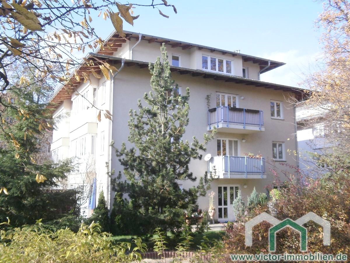 single-wohnung-mit-tageslichtbad-im-leutzscher-villenviertel