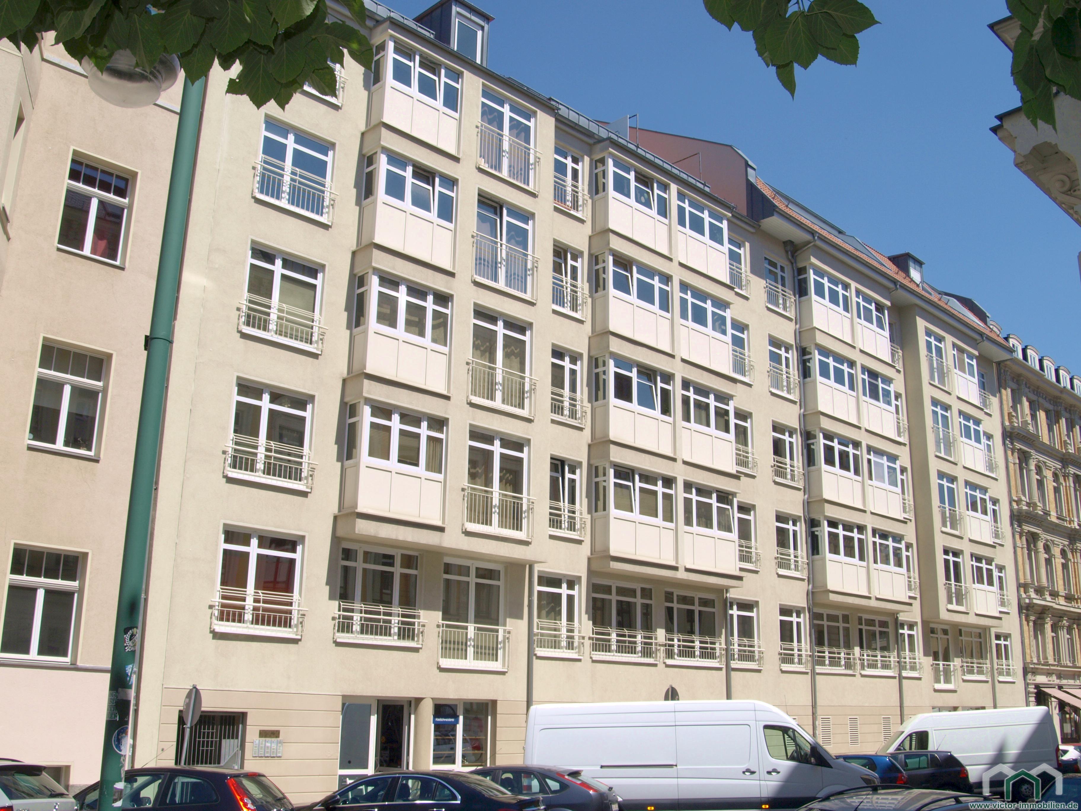 tiefgaragenstellplatz-im-zentrum-west-gottschedstr-zu-vermieten